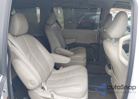 2014 Toyota Sienna Xle 7 Passenger z USA, uszkodzony, nr VIN 5TDDK3DC4ES075659